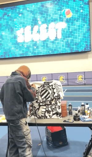 Select Market airbrushing